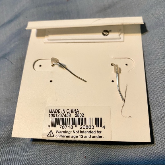 New Direction pierced earrings‎ - Picture 2 of 2